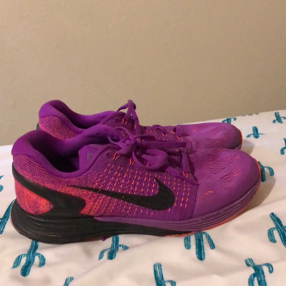 Nike Lunarglide 7 tennis shoes